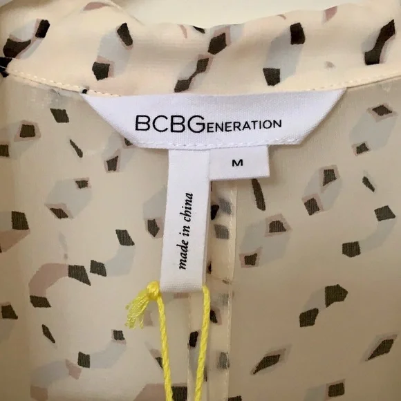 🆕 BCBGeneration Porcelanco Print Romper - Picture 4 of 5